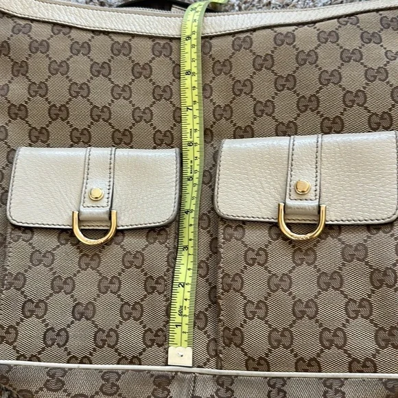 Gucci bag pretty good condition. I love this bag. Very versatile - Picture 12 of 12